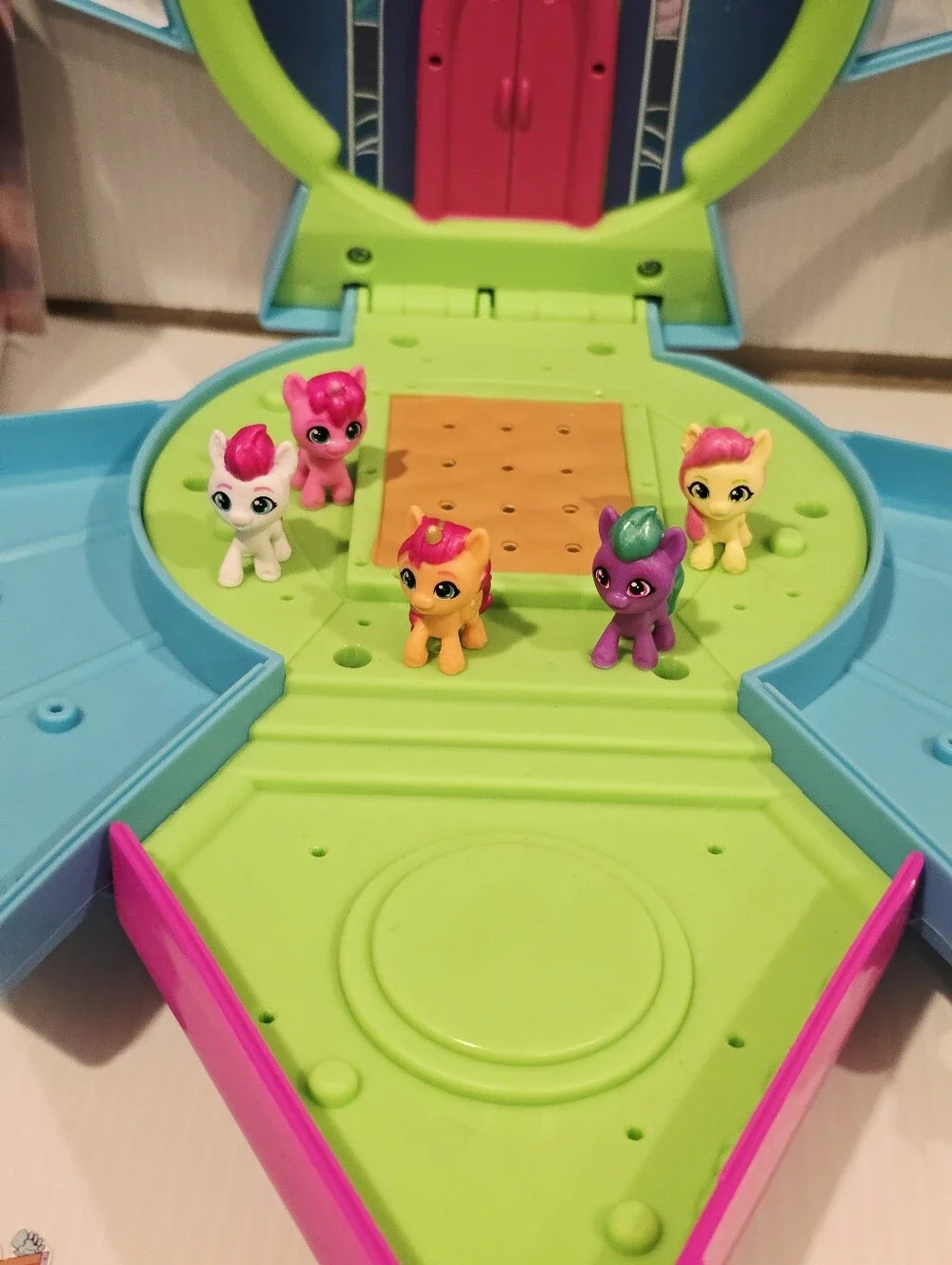 My Little Pony Mini World Magic Epic Mini Crystal Brighthouse Playset